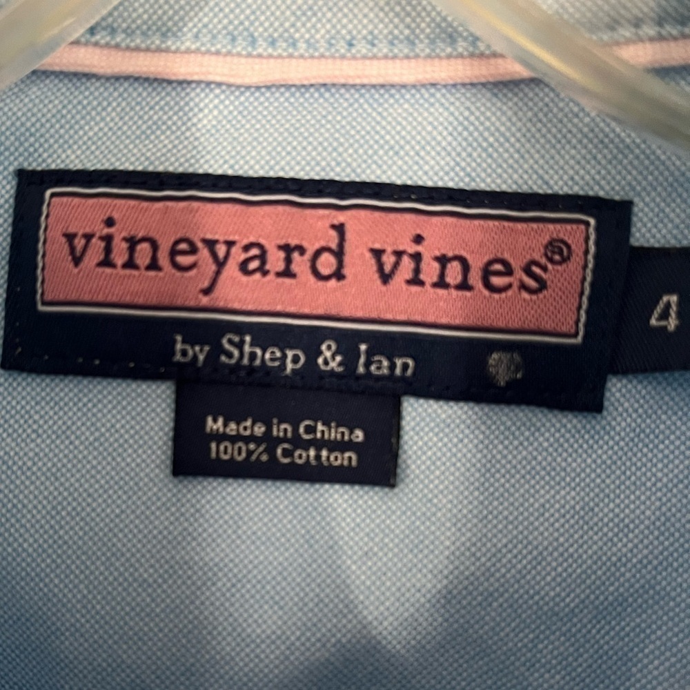 Vineyard Vines blue, fitted, button down shirt - Picture 3 of 6